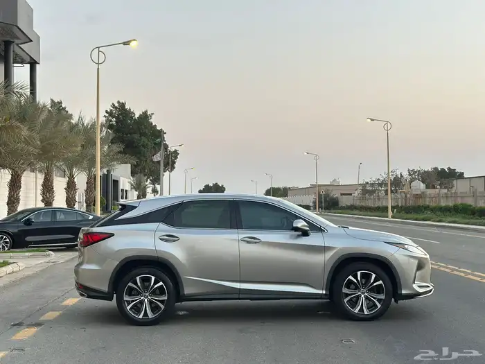 لكزس RX350 2021 8