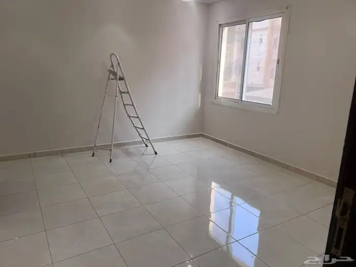 شقة للإيجار حي المروه 7