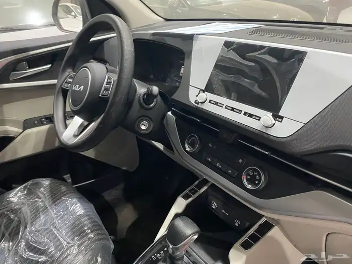 كيا كارينز استندر مطور سعودي 2025 6