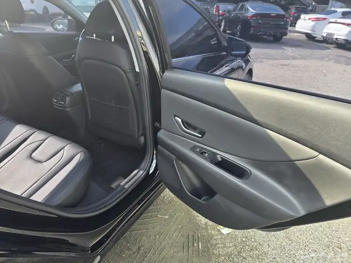 اللنترا 2021 بنزين فل كامل اعلى فئه 24