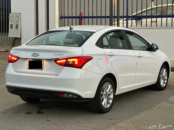 شيري اريزو 5 موديل 2023 السعر 23000 الف 3