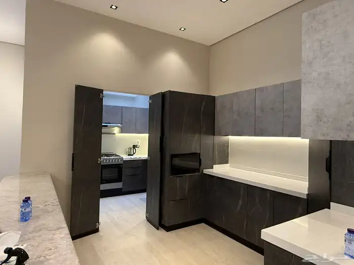 دور ارضي جديد بمكيفات و مطبخ للبيع في العارض 5