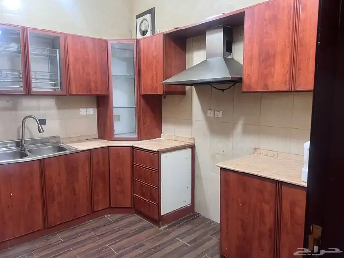 شقة للإيجار حي المروه 9