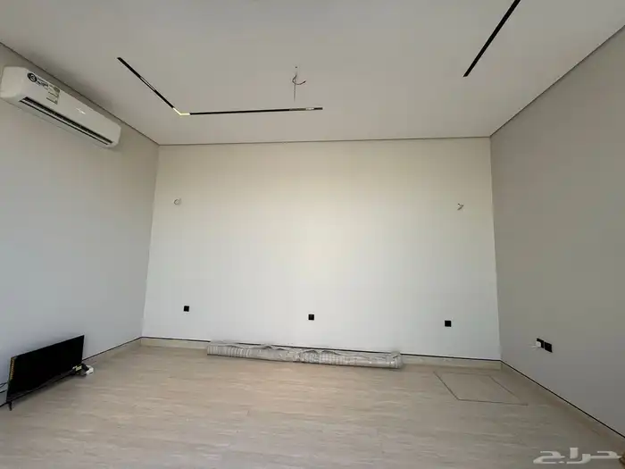 دور ارضي جديد بمكيفات و مطبخ للبيع في العارض 2