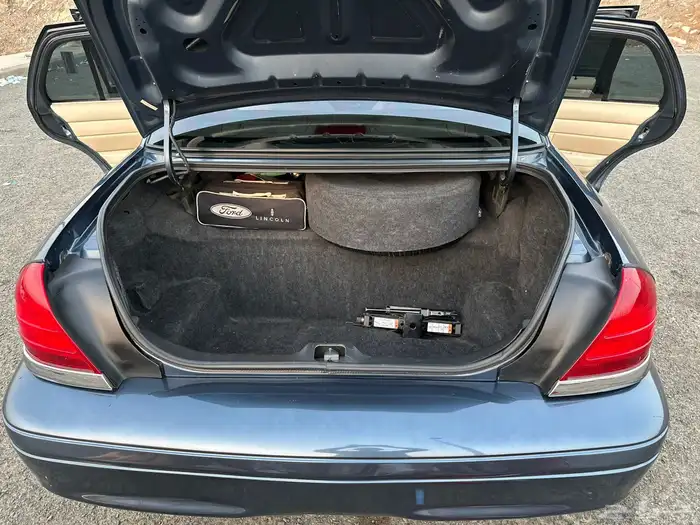 فورد كراون فكتوريا 2011 قمة النظافة 26