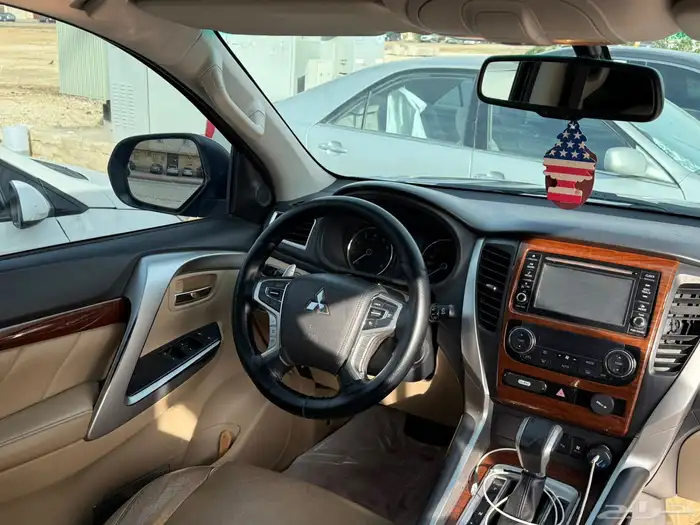 ميتسوبيشي مونتيرو 2018 7