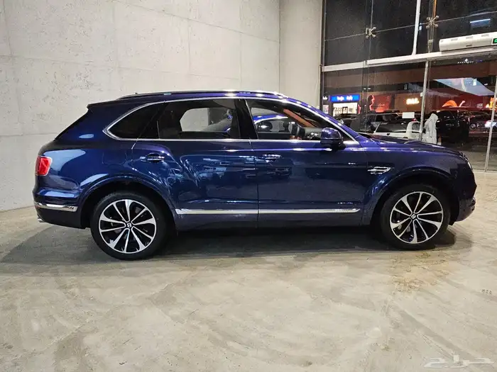 بنتلي Bentayga موديل 2017م (وارد ساماكو) 4