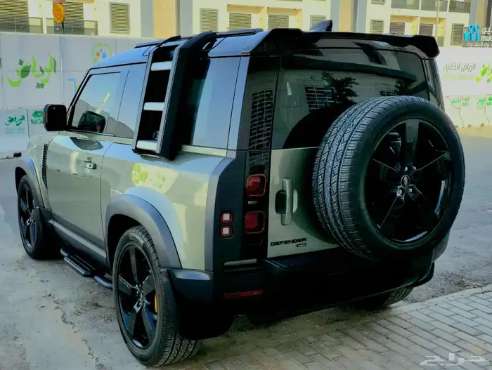 رنج روفر ديفندر 90 HSE 6 سلندر مديل 2021 3