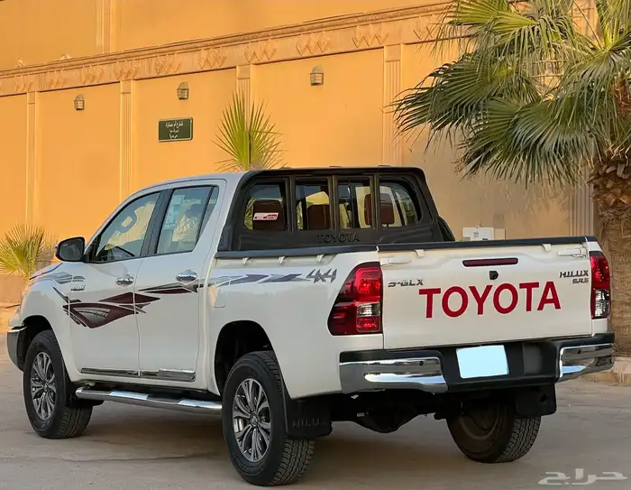 تويوتا هيلكس سعودي فل كامل 12