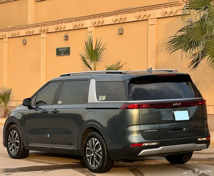 كيا كرنفال فل كامل موديل 2022 10