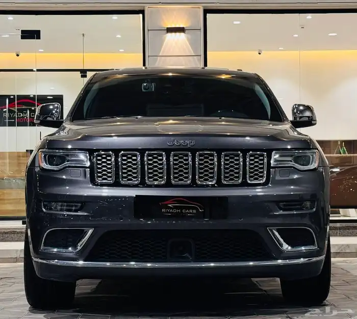 جراند شيروكي 2020 ساميت ( بحالة ممتازة ) 2