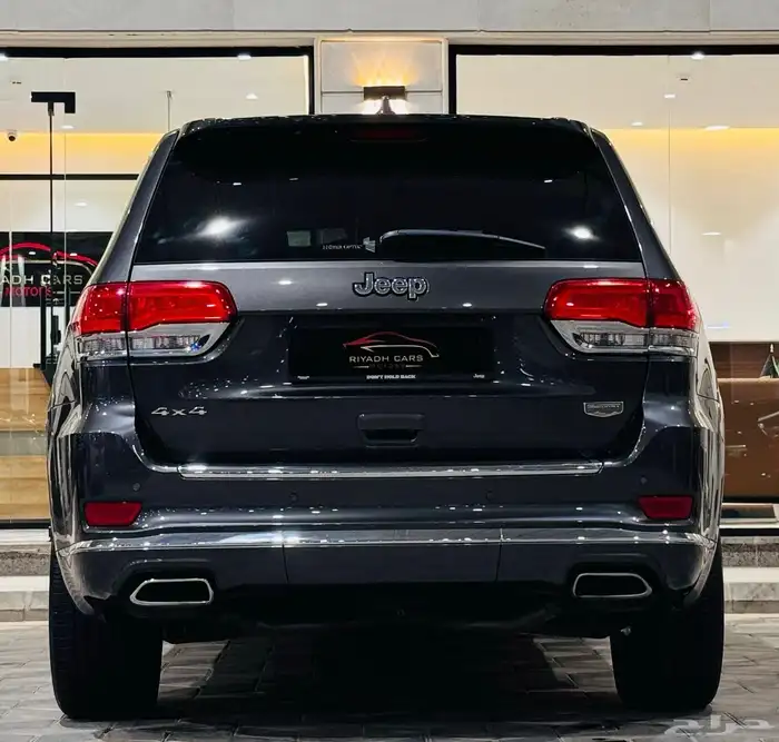 جراند شيروكي 2020 ساميت ( بحالة ممتازة ) 3