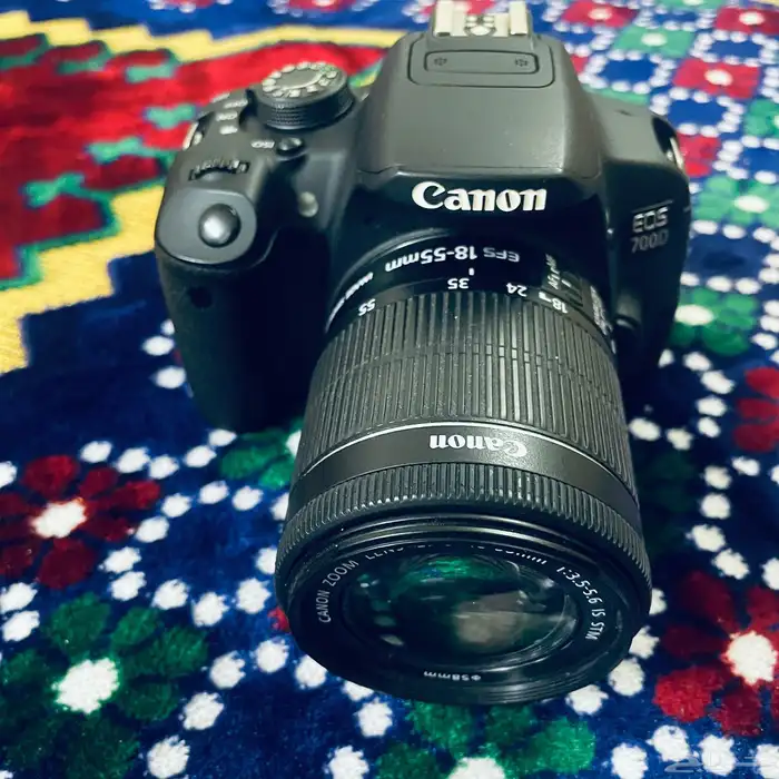 كاميرا من شركة كانون 700D بحالة جيدة على السوم 2