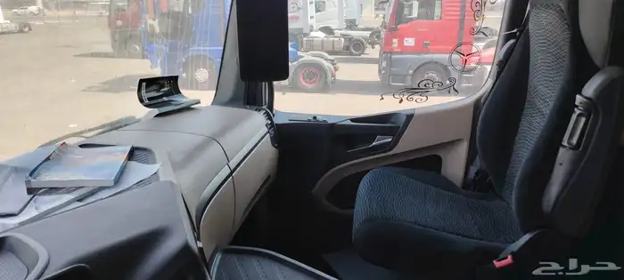 تصدير للبيع اثنين اكترس mb5 2020 17