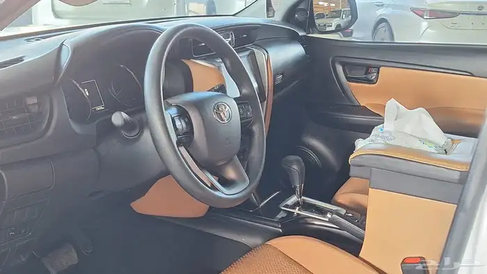 2025 تويوتا فورتشنر GX بنزين بدون دبل شبه جديد 7