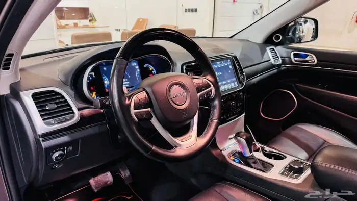 جراند شيروكي 2020 ساميت ( بحالة ممتازة ) 6