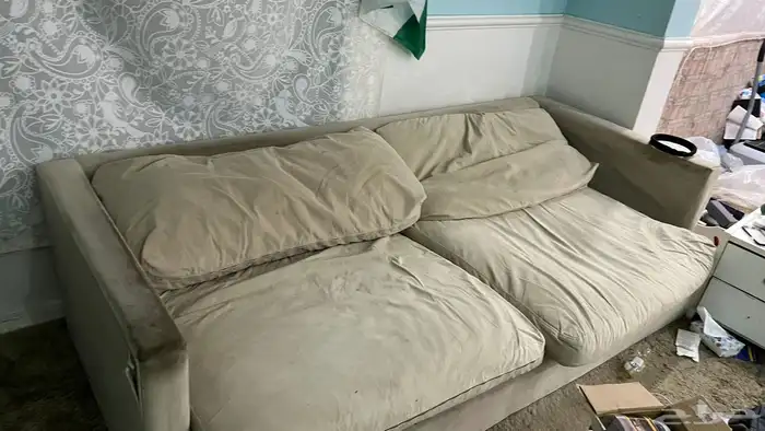 غرفة نوم غساله كنب مكوة بخار طاولات بوتجاز ثلاجه مغسلة 12