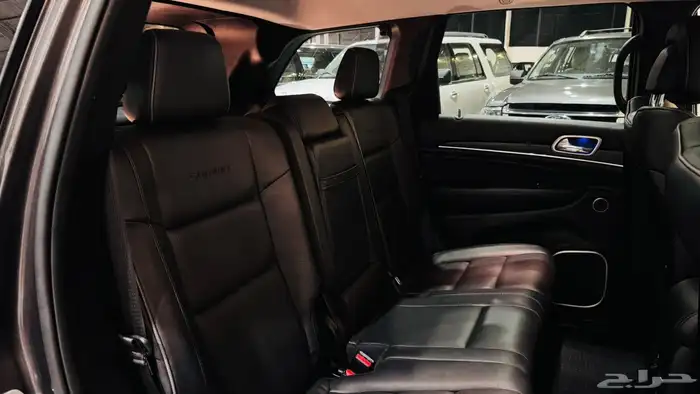 جراند شيروكي 2020 ساميت ( بحالة ممتازة ) 10