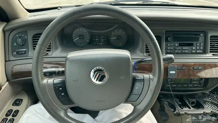 فورد جراند ماركيز 2009 19