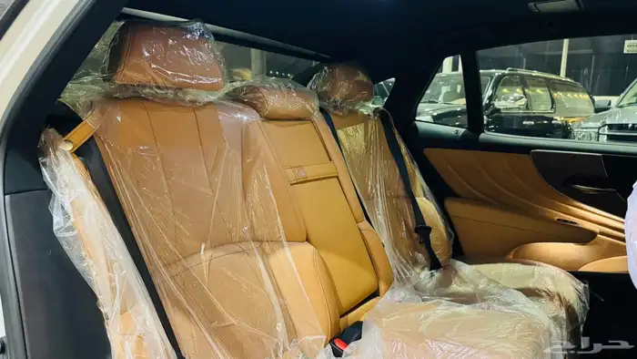 لكزس LS350 2025 عبداللطيف جميل ( بحالة الوكالة ) 14