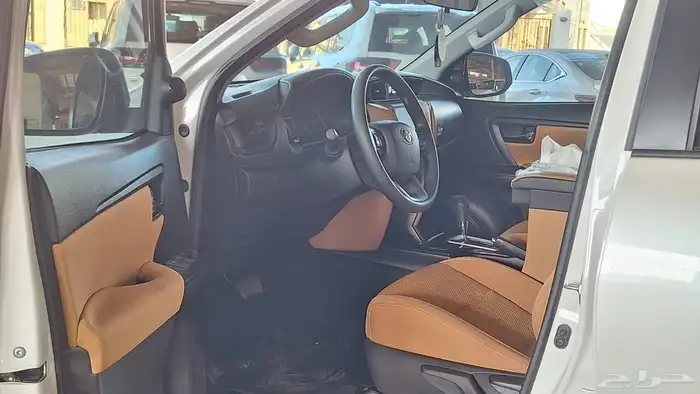 2025 تويوتا فورتشنر GX بنزين بدون دبل شبه جديد 5