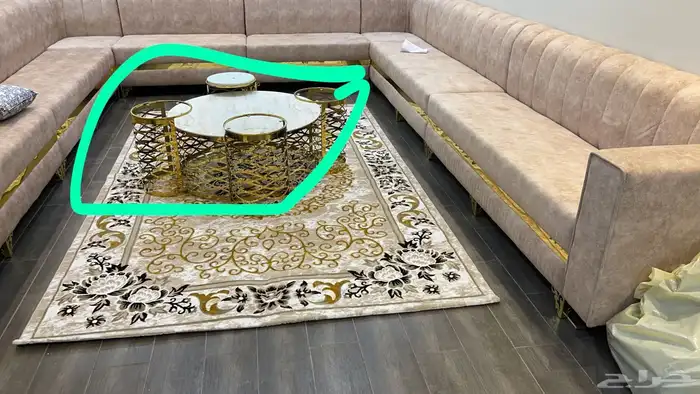 كنب للبيع مع الطاوله استخدام خفيف 0