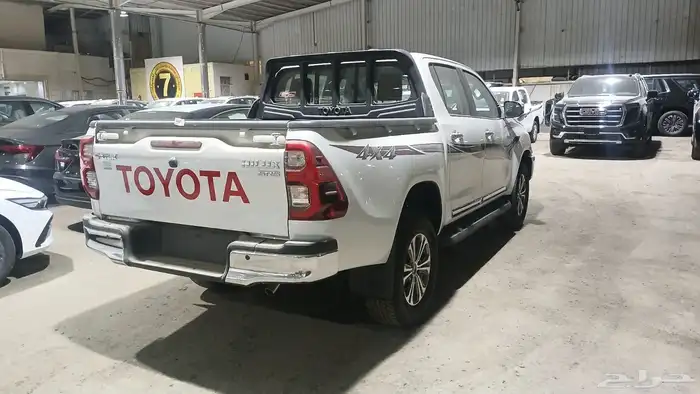 هايلكس غمارتين دبل بنزين 2025 جديده 3