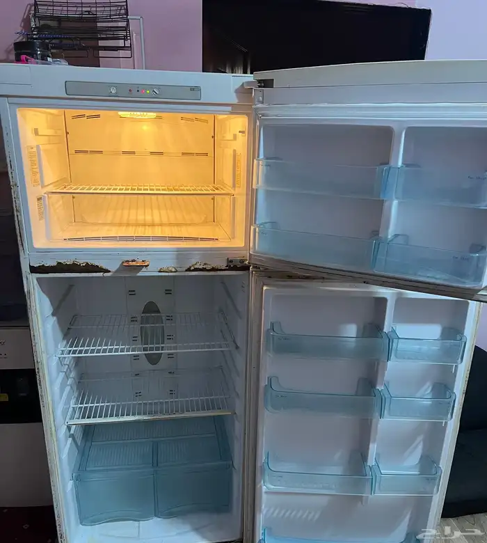 ثلاجة ما شاء الله نظيفة مرة تبريد كويس ما فيها أي مشاكل 1