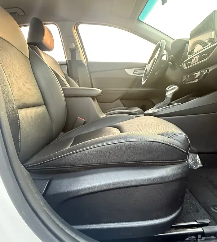 كيا K3 ( بنزين ) 2022 اعلى نوع بدون فتحه سقف للبيع 9