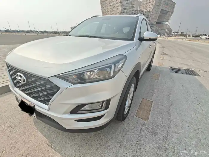 Tucson 2020 mid trim 211 k Kms   60 k sar   no accident. Sau 10