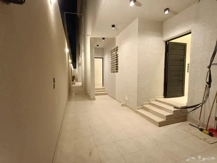 للبيع شقه ارضيه بحوش ومدخل سياره وغرفه اضافيه بالحوش 1