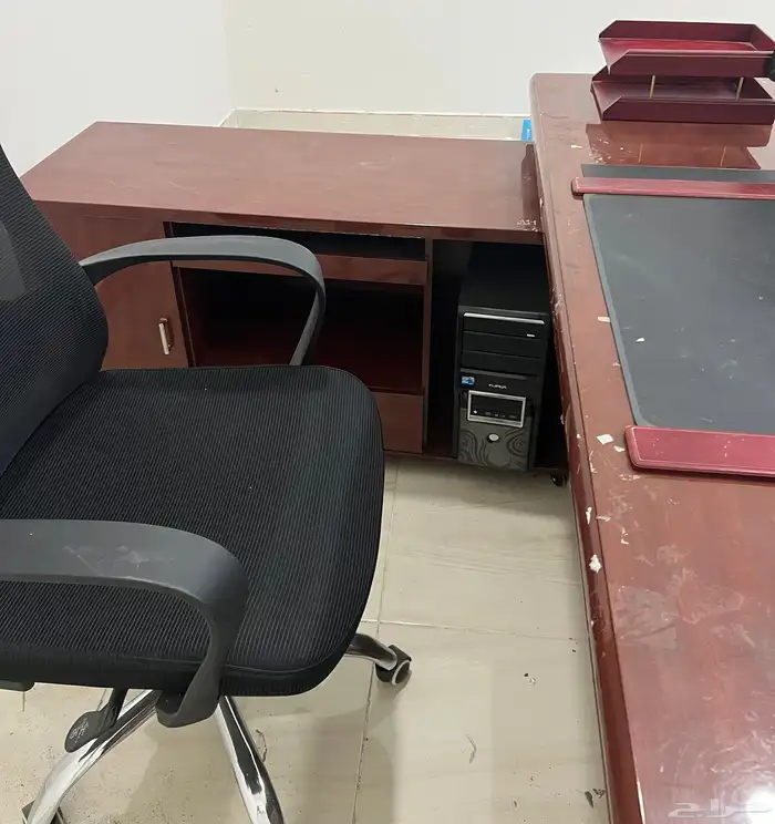مكاتب للبيع وكراسي دوارة 4