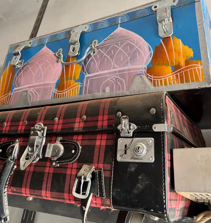 للبيع شناط تراثيه قديمه بحاله جيده وحافظه و2 سراج ومطبقيه 0