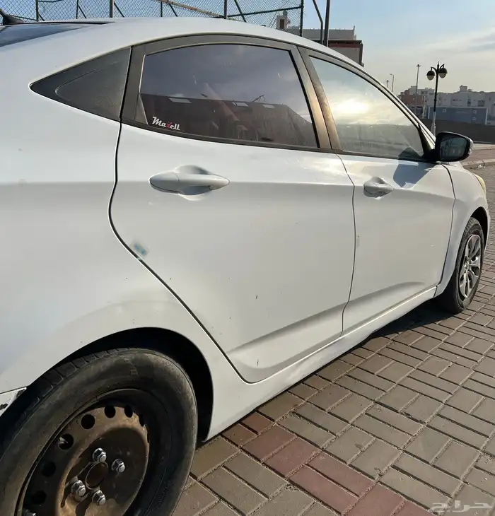 للبيع اكسنت 2017 1