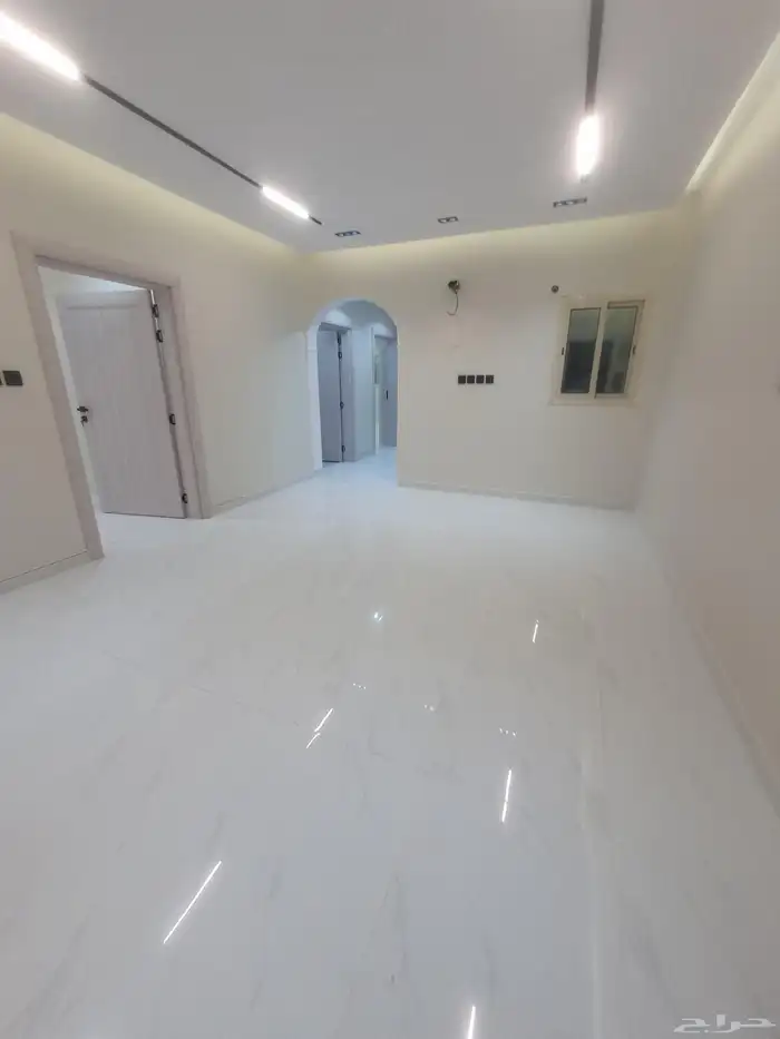 للبيع شقه تمليك ارضيه فى حى النور بالدمام السعر 430 الف 0