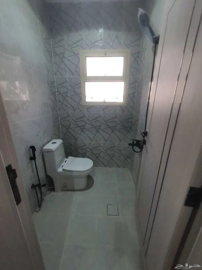 للبيع شقه تمليك ارضيه فى حى النور بالدمام السعر 430 الف 7