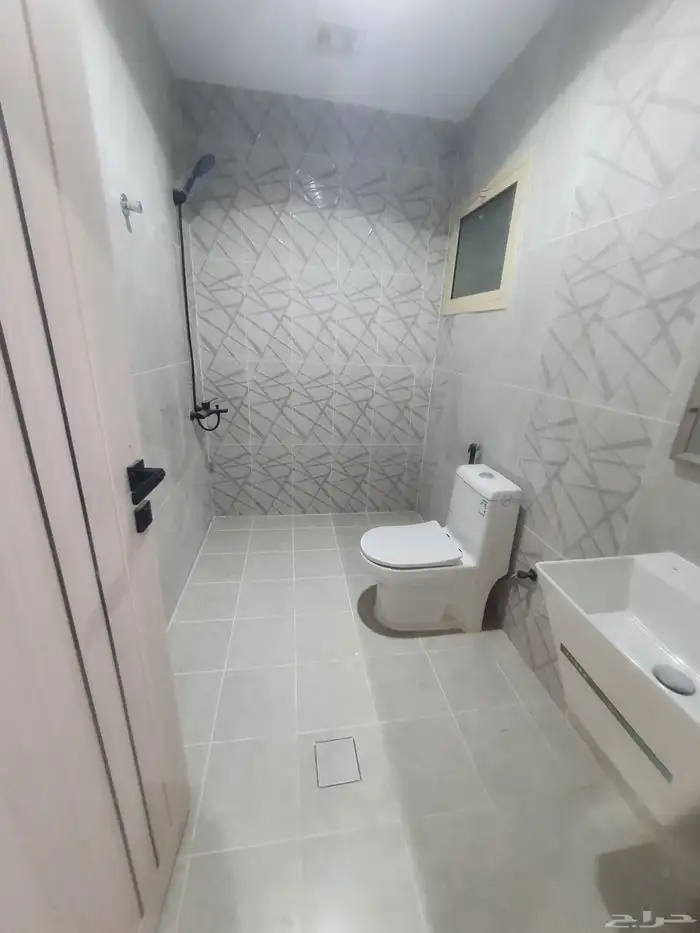 للبيع شقه تمليك ارضيه فى حى النور بالدمام السعر 430 الف 15