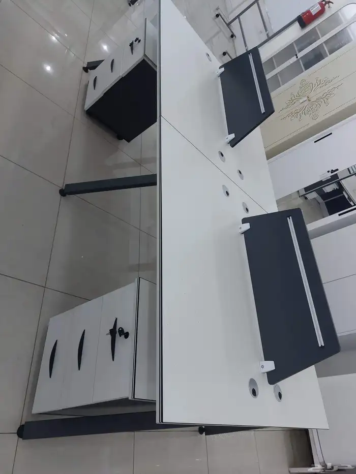 بارتيشن رباعي ثنائي و مفردلون ابيض و جملي كرسي دوار قاعده كر 15