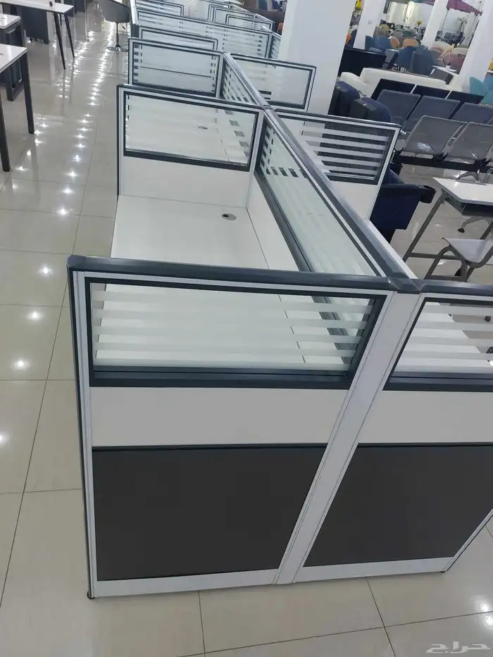 بارتيشن رباعي ثنائي و مفردلون ابيض و جملي كرسي دوار قاعده كر 12