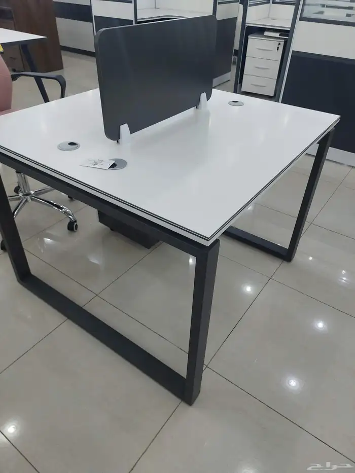 بارتيشن رباعي ثنائي و مفردلون ابيض و جملي كرسي دوار قاعده كر 6