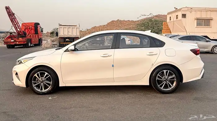 كيا K3 ( بنزين ) 2022 اعلى نوع بدون فتحه سقف للبيع 6