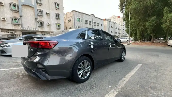 كيا سيراتو بحاله ممتازه عداد 85 3