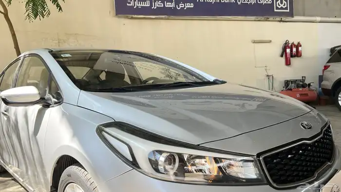 كيا سيراتو 2017 (نصف الفل) بحالة نظيفة جدا 2