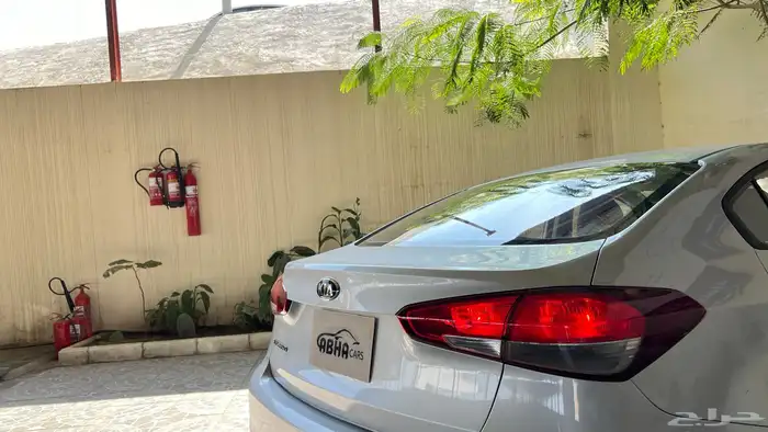 كيا سيراتو 2017 (نصف الفل) بحالة نظيفة جدا 8