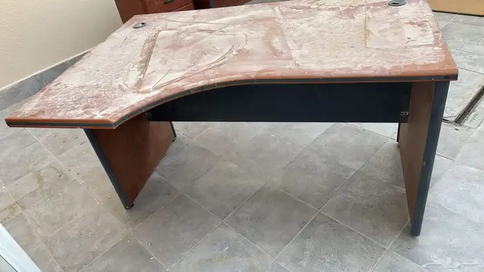 طاوله مكتبيه نظيف 3