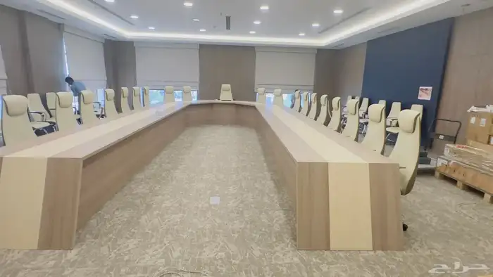 طاولة اجتماعات 4