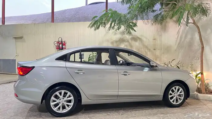 نصف الفل 2022 MG5 5