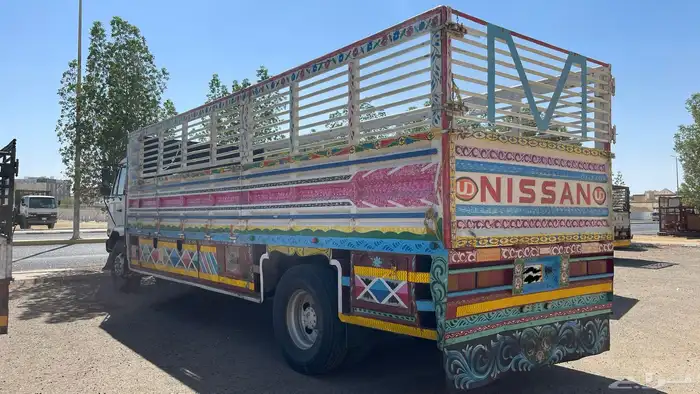 Nissan UD 2006 Truck 5