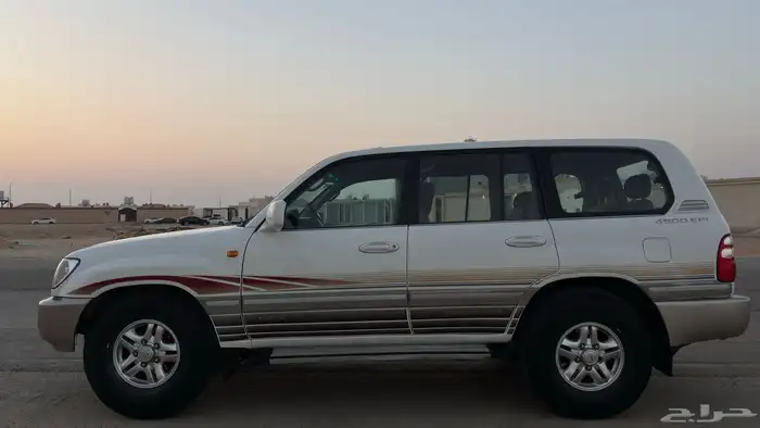 جيب جكسار 2001. تم البيع 3