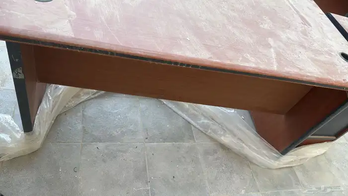 طاوله مكتبيه نظيف 2
